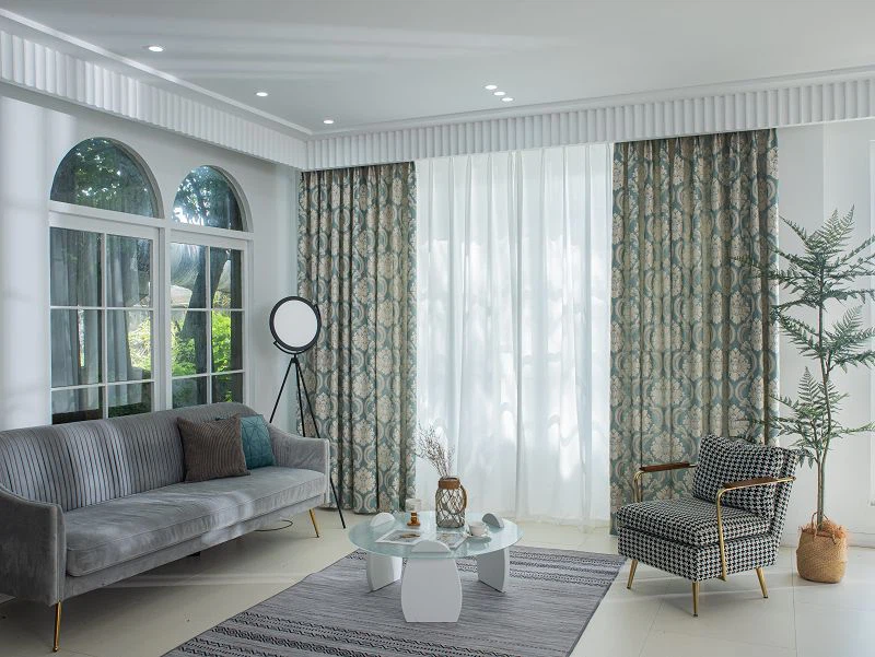 Плат за европейски флорални пердета със златна нишка