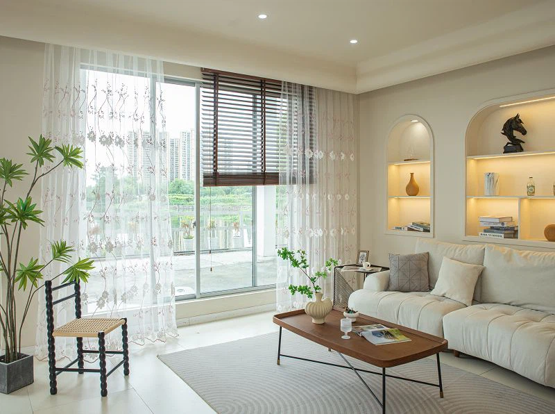 Екран за прозорци с решетка